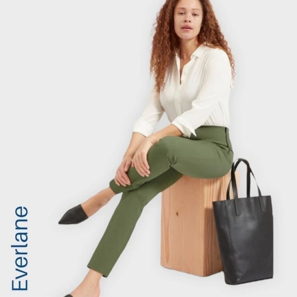 Everlane olive green stretch cotton side zip slim leg ankle pants size 2